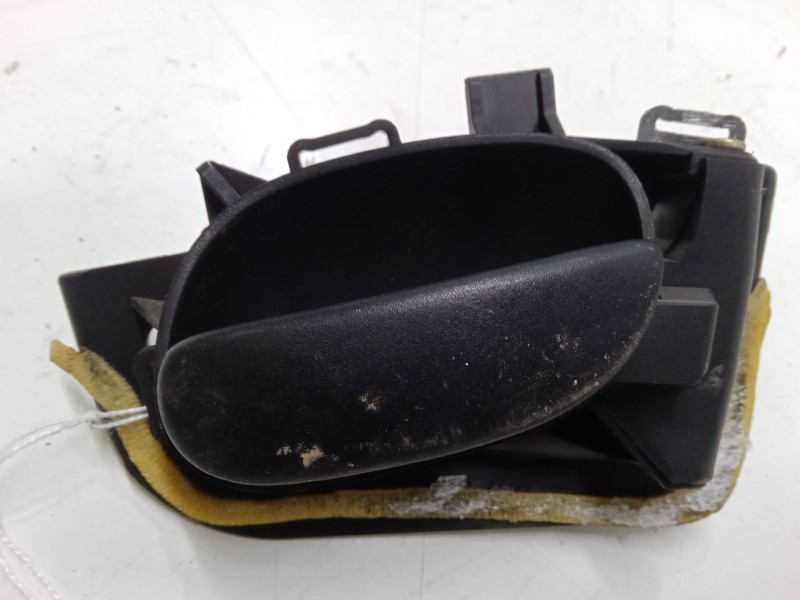 Recambio de maneta interior puerta delantera derecha para peugeot 206 hatchback (2a/c) 1.4 i referencia OEM IAM    Recambio de maneta interior puerta delantera derecha para peugeot 206 hatchback (2a/c) 1.4 i referencia OEM IAM