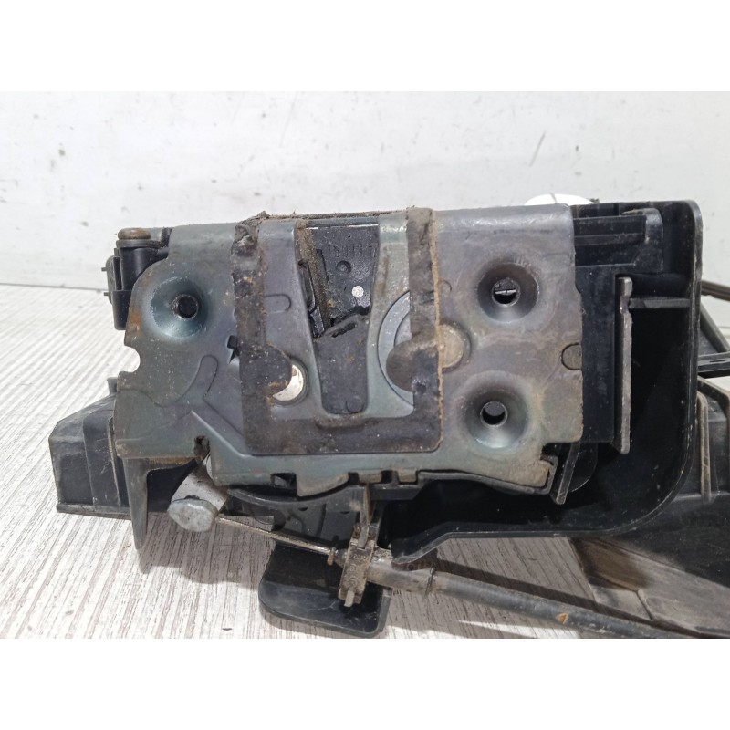 Recambio de cerradura puerta delantera derecha para ford focus ii (da_, hcp, dp) 1.6 tdci referencia OEM IAM 240021300  