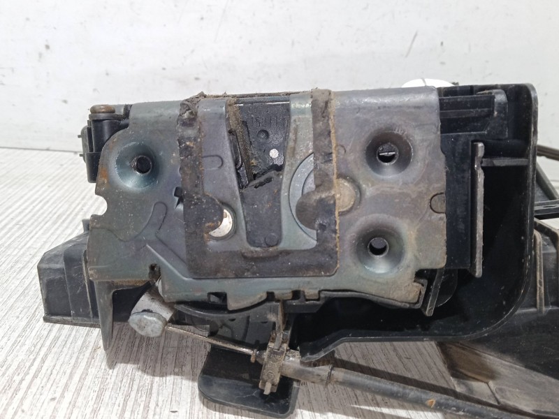 Recambio de cerradura puerta delantera derecha para ford focus ii (da_, hcp, dp) 1.6 tdci referencia OEM IAM 240021300  