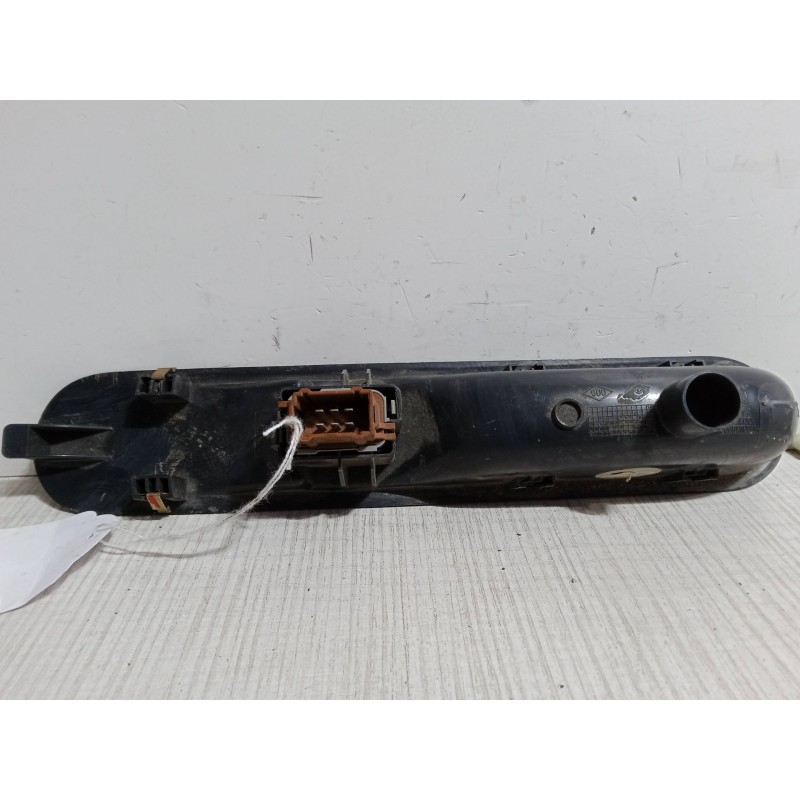 Recambio de mando elevalunas delantero derecho para renault espace iv (jk0/1_) 1.9 dci (jk0u, jk0g) referencia OEM IAM   