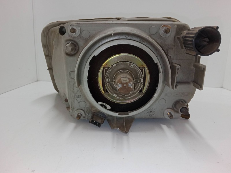 Recambio de faro derecho para renault super 5 (b/c40_) 1.1 (b/c/401) referencia OEM IAM 7700761347  