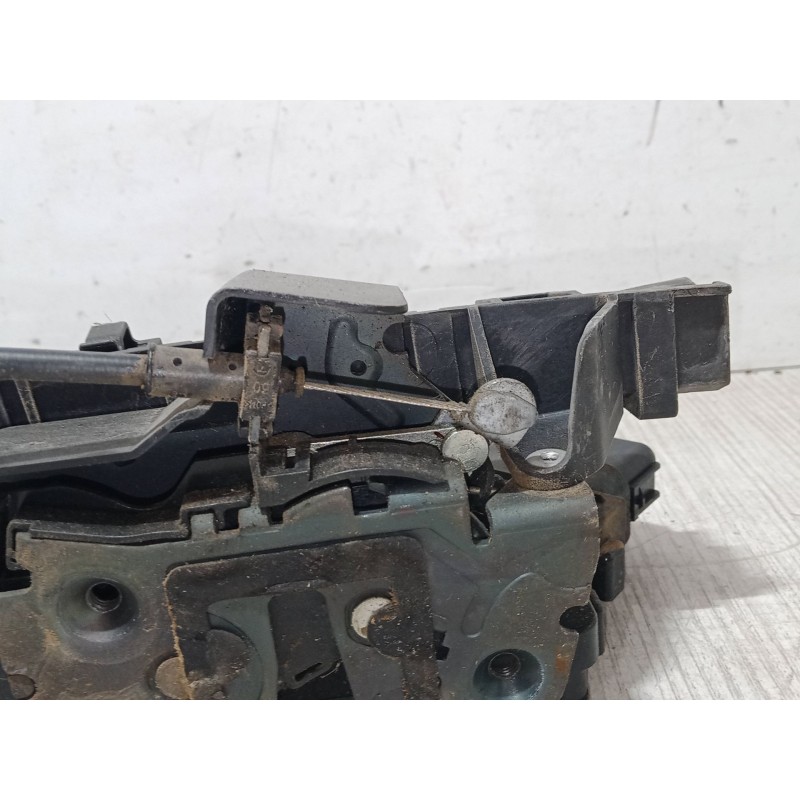 Recambio de cerradura puerta delantera derecha para ford focus ii (da_, hcp, dp) 1.6 tdci referencia OEM IAM 240021300  