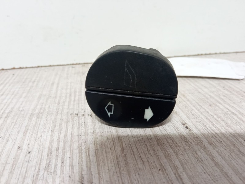 Recambio de mando elevalunas delantero derecho para ford fiesta iv (ja_, jb_) 1.25 i 16v referencia OEM IAM   