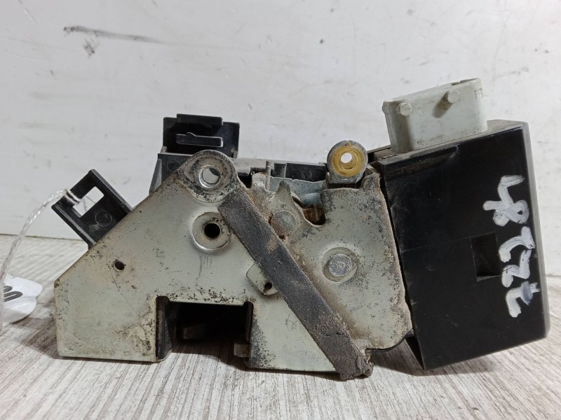 Recambio de cerradura puerta delantera derecha para bmw 5 (e39) 520 i referencia OEM IAM   