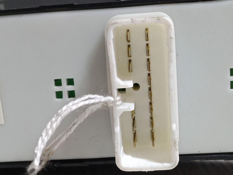 Recambio de mando elevalunas delantero izquierdo para chevrolet lacetti (j200) 2.0 d referencia OEM IAM    Recambio de mando elevalunas delantero izquierdo para chevrolet lacetti (j200) 2.0 d referencia OEM IAM