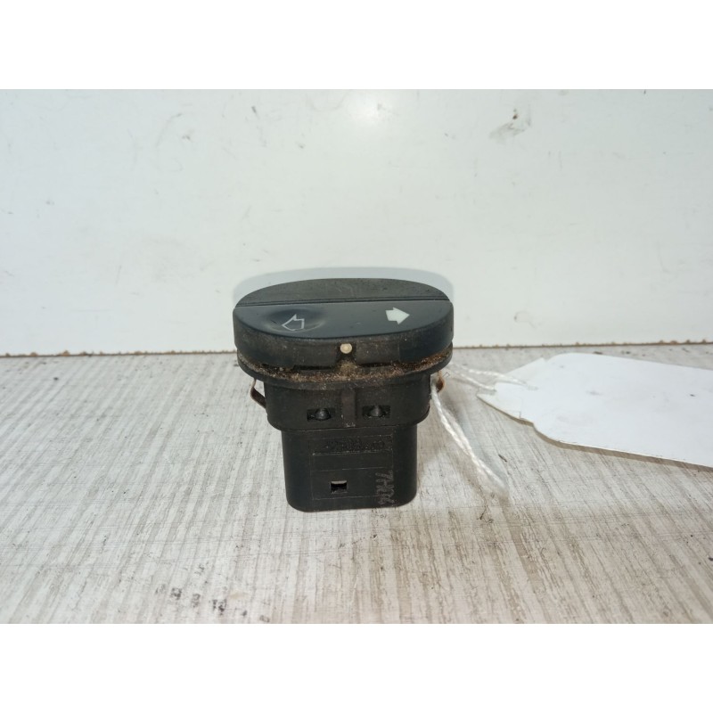 Recambio de mando elevalunas delantero derecho para ford fiesta iv (ja_, jb_) 1.25 i 16v referencia OEM IAM   