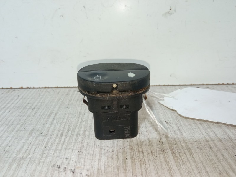 Recambio de mando elevalunas delantero derecho para ford fiesta iv (ja_, jb_) 1.25 i 16v referencia OEM IAM   