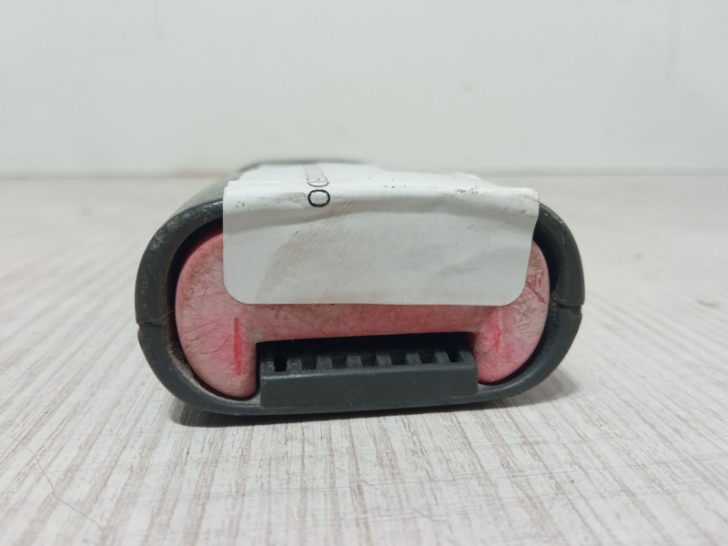 Recambio de anclaje cinturon delantero izquierdo para fiat bravo i (182_) 1.4 (182.ag) referencia OEM IAM C166-8A07 10439181 