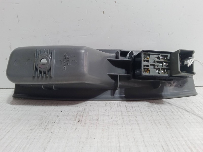 Recambio de mando elevalunas trasero derecho para chevrolet lacetti (j200) 2.0 d referencia OEM IAM 612W21030   Recambio de mando elevalunas trasero derecho para chevrolet lacetti (j200) 2.0 d referencia OEM IAM 612W21030
