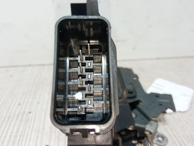 Recambio de cerradura puerta delantera izquierda para ford focus ii (da_, hcp, dp) 1.6 tdci referencia OEM IAM 3M5AR21813ET  