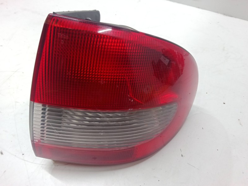 Recambio de piloto trasero derecho para renault megane i classic (la0/1_) 1.9 dci (la05) referencia OEM IAM   