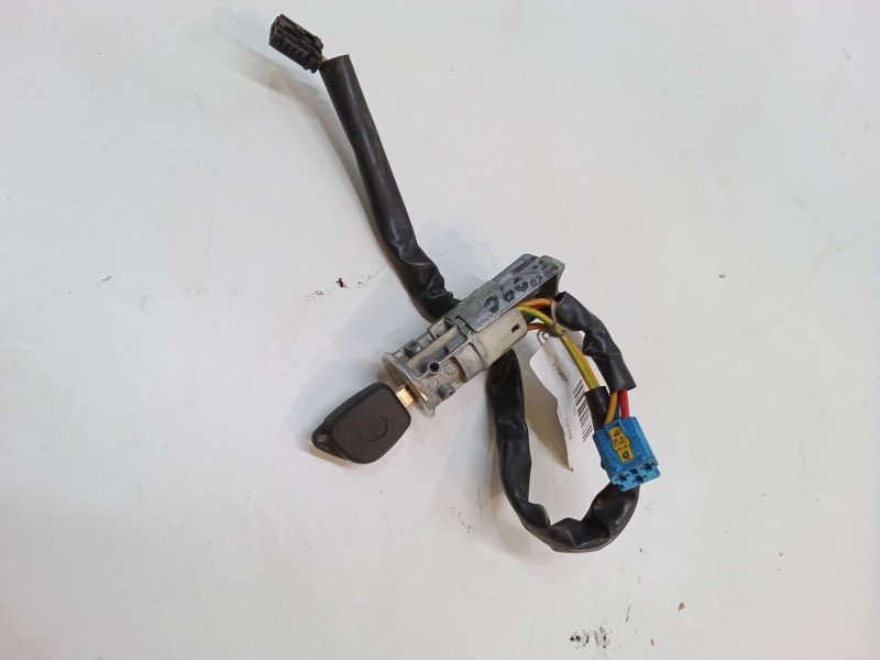 Recambio de clausor para peugeot 206 hatchback (2a/c) 1.4 i referencia OEM IAM    Recambio de clausor para peugeot 206 hatchback (2a/c) 1.4 i referencia OEM IAM