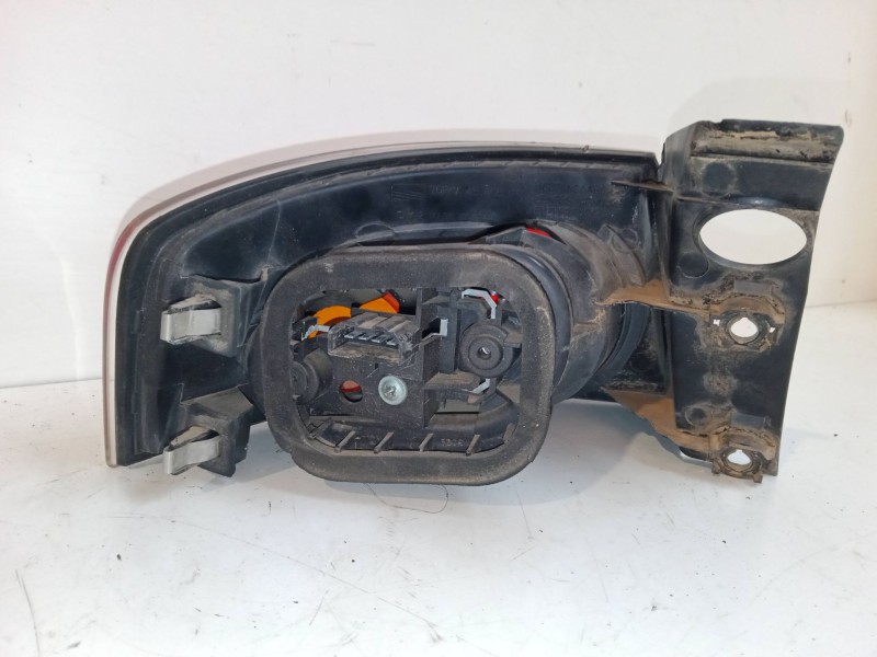 Recambio de piloto trasero derecho para seat ibiza iii (6l1) 1.9 tdi referencia OEM IAM    Recambio de piloto trasero derecho para seat ibiza iii (6l1) 1.9 tdi referencia OEM IAM