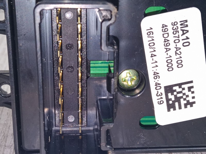 Recambio de mando elevalunas delantero izquierdo para kia cee´d (jd) 1.6 gt referencia OEM IAM 93570A2100  