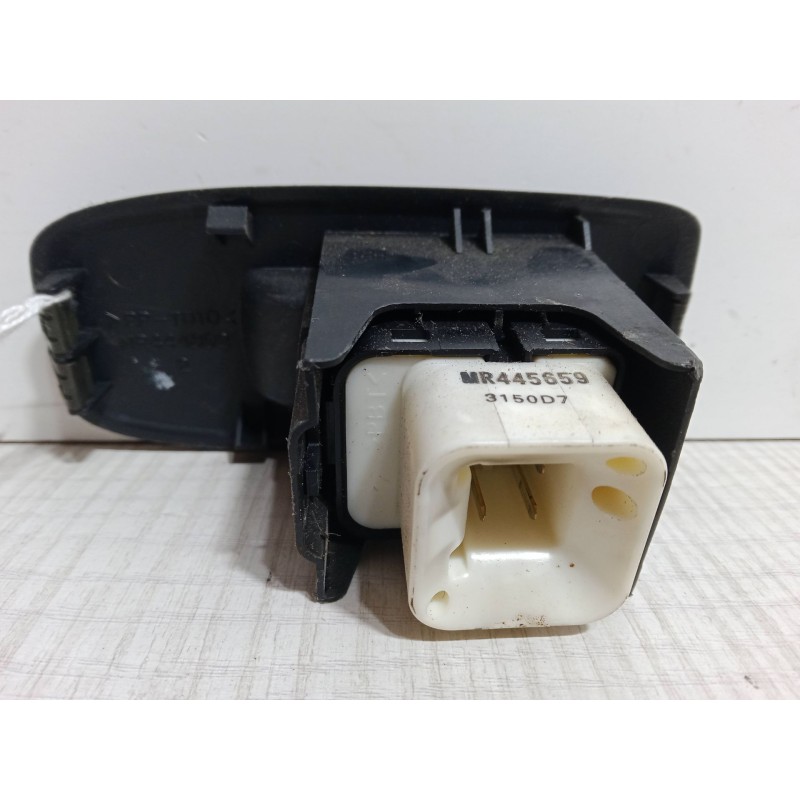 Recambio de mando elevalunas trasero izquierdo para mitsubishi montero iii canvas top (v6_w, v7_w) 3.2 di-d (v68w, v78w) referen