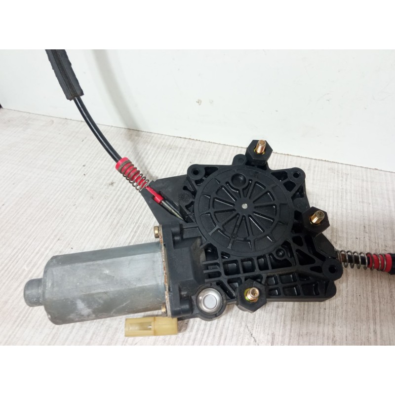 Recambio de elevalunas electrico delantero izquierdo para ford fiesta iv (ja_, jb_) 1.25 i 16v referencia OEM IAM 0130821682  