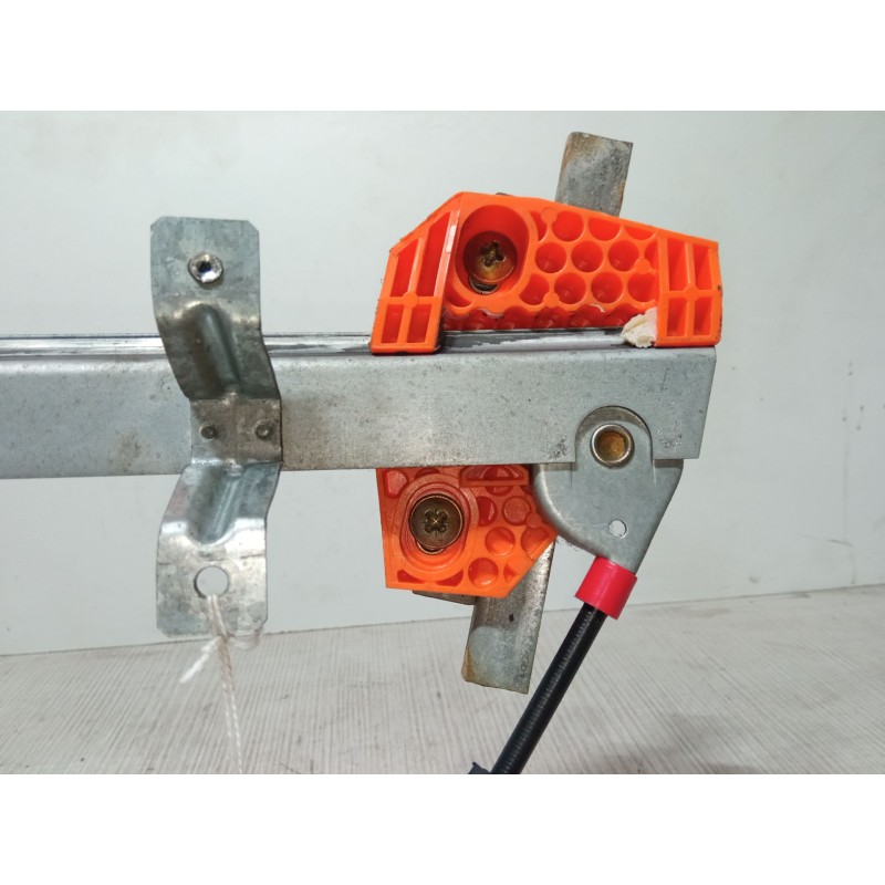 Recambio de elevalunas electrico delantero izquierdo para ford fiesta iv (ja_, jb_) 1.25 i 16v referencia OEM IAM 0130821682  