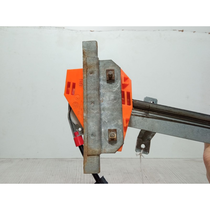 Recambio de elevalunas electrico delantero izquierdo para ford fiesta iv (ja_, jb_) 1.25 i 16v referencia OEM IAM 0130821682  