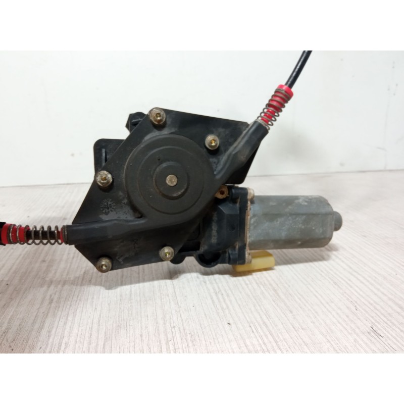 Recambio de elevalunas electrico delantero izquierdo para ford fiesta iv (ja_, jb_) 1.25 i 16v referencia OEM IAM 0130821682  