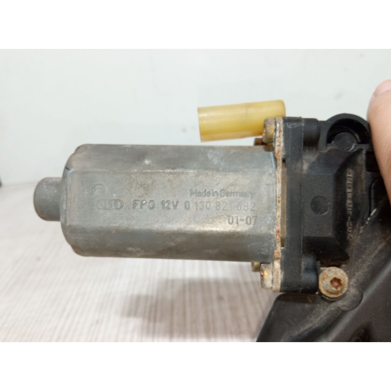 Recambio de elevalunas electrico delantero izquierdo para ford fiesta iv (ja_, jb_) 1.25 i 16v referencia OEM IAM 0130821682  