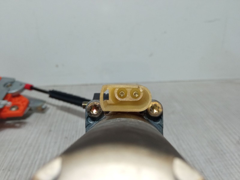 Recambio de elevalunas electrico delantero izquierdo para ford fiesta iv (ja_, jb_) 1.25 i 16v referencia OEM IAM 0130821682  