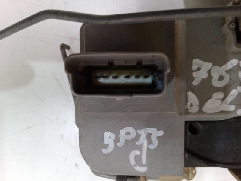 Recambio de cerradura puerta delantera derecha para peugeot 206 hatchback (2a/c) 1.4 i referencia OEM IAM    Recambio de cerradura puerta delantera derecha para peugeot 206 hatchback (2a/c) 1.4 i referencia OEM IAM