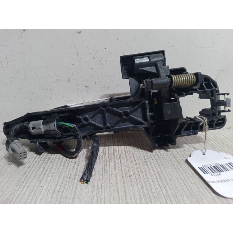 Recambio de maneta exterior puerta delantera izquierda para kia cee´d (jd) 1.6 gt referencia OEM IAM   