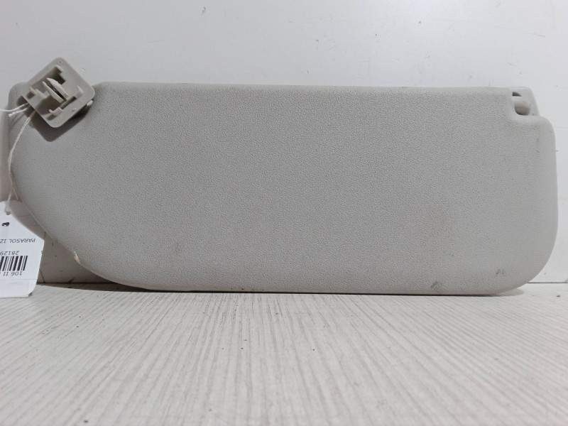 Recambio de parasol izquierdo para peugeot 106 ii (1a_, 1c_) 1.5 d referencia OEM IAM    Recambio de parasol izquierdo para peugeot 106 ii (1a_, 1c_) 1.5 d referencia OEM IAM