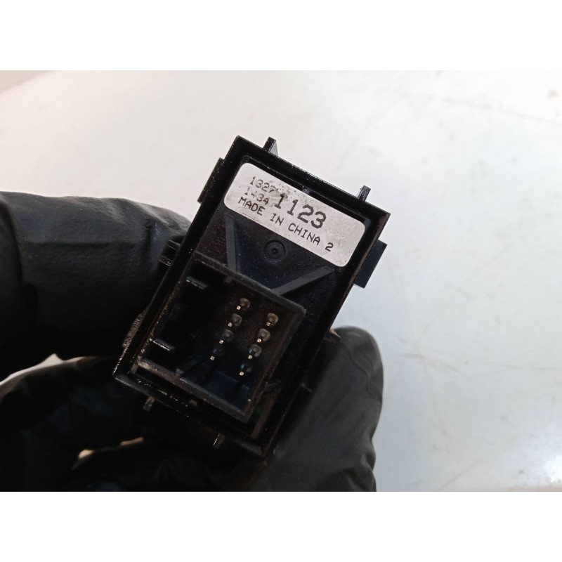 Recambio de boton freno mano para opel meriva b monospace (s10) 1.6 cdti (75) referencia OEM IAM    Recambio de boton freno mano para opel meriva b monospace (s10) 1.6 cdti (75) referencia OEM IAM