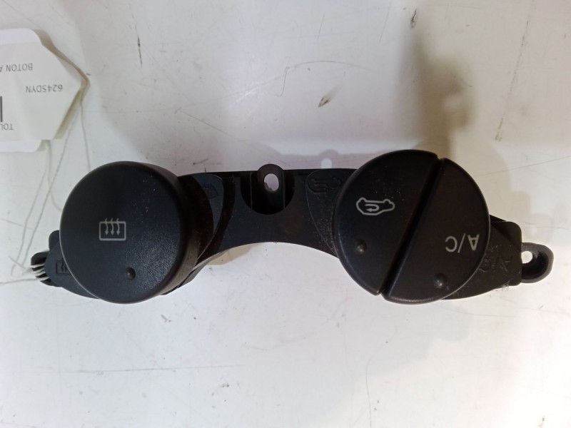 Recambio de boton aire acondicionado para ford tourneo connect 1.8 tdci referencia OEM IAM   