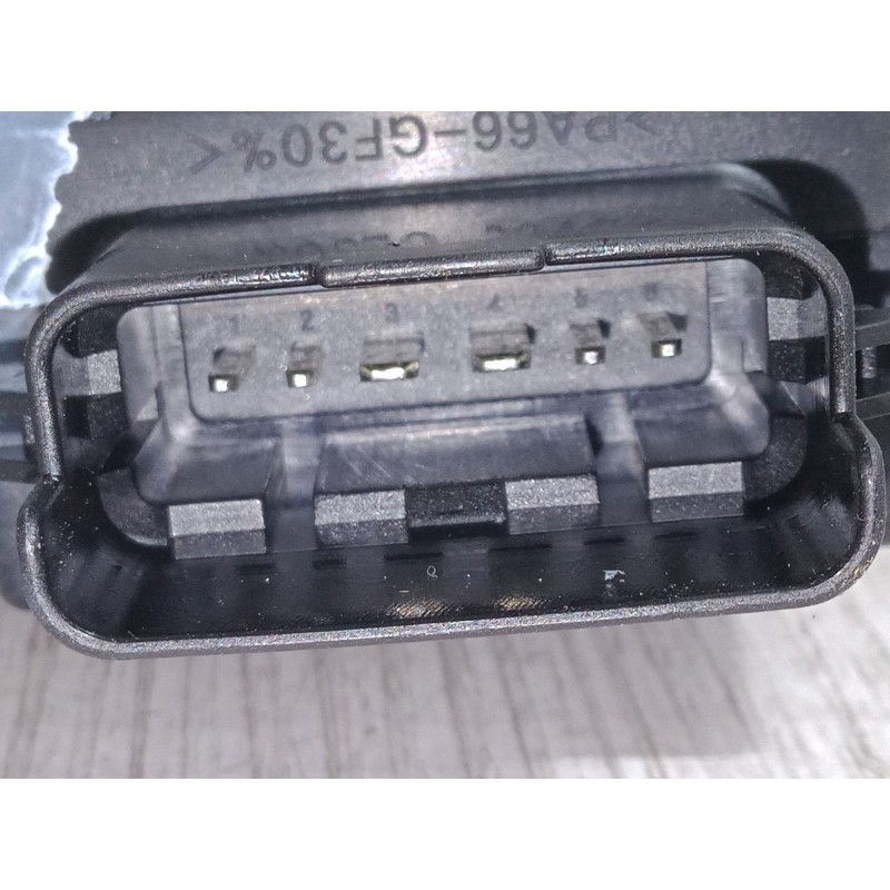 Recambio de motor elevaluna delantero izquierdo para kia cee´d (jd) 1.6 gt referencia OEM IAM 82450A2710  