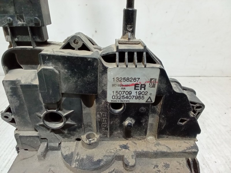 Recambio de cerradura puerta trasera derecha para opel corsa d (s07) 1.3 cdti (l08, l68) referencia OEM IAM 13258267  