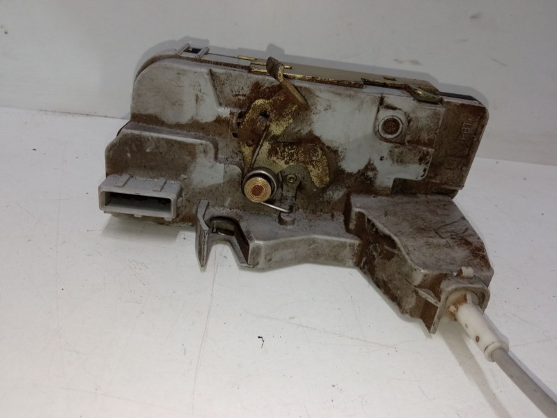 Recambio de cerradura puerta trasera izquierda para peugeot 307 sw (3h) 1.6 hdi 110 referencia OEM IAM   