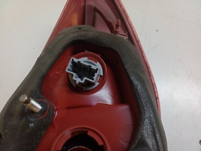 Recambio de piloto trasero izquierdo para mazda 3 sedán (bk) 2.0 (bkep) referencia OEM IAM   