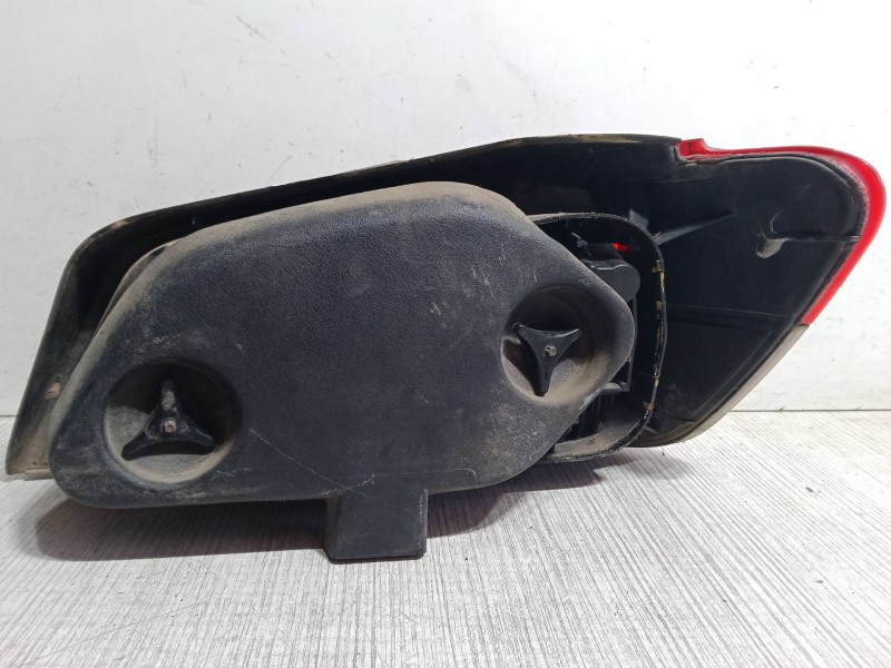 Recambio de piloto trasero izquierdo para peugeot 306 hatchback (7a, 7c, n3, n5) 1.9 d referencia OEM IAM   