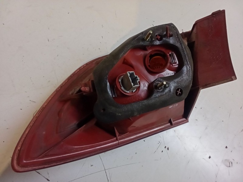 Recambio de piloto trasero izquierdo para mazda 3 sedán (bk) 2.0 (bkep) referencia OEM IAM   