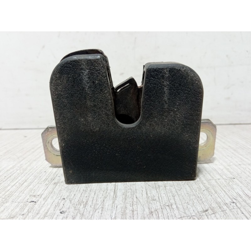 Recambio de cerradura maletero / porton para seat ibiza iii (6l1) 1.4 tdi referencia OEM IAM 6L6827505A  