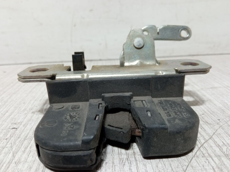 Recambio de cerradura maletero / porton para seat ibiza iii (6l1) 1.4 tdi referencia OEM IAM 6L6827505A  