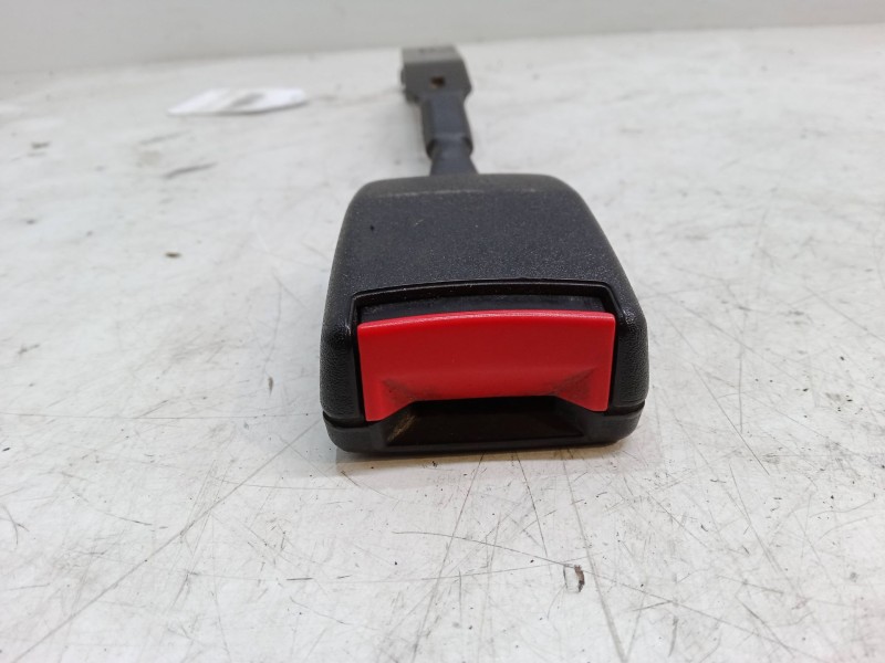 Recambio de anclaje cinturon delantero izquierdo para volkswagen polo (6n2) 1.4 16v referencia OEM IAM   