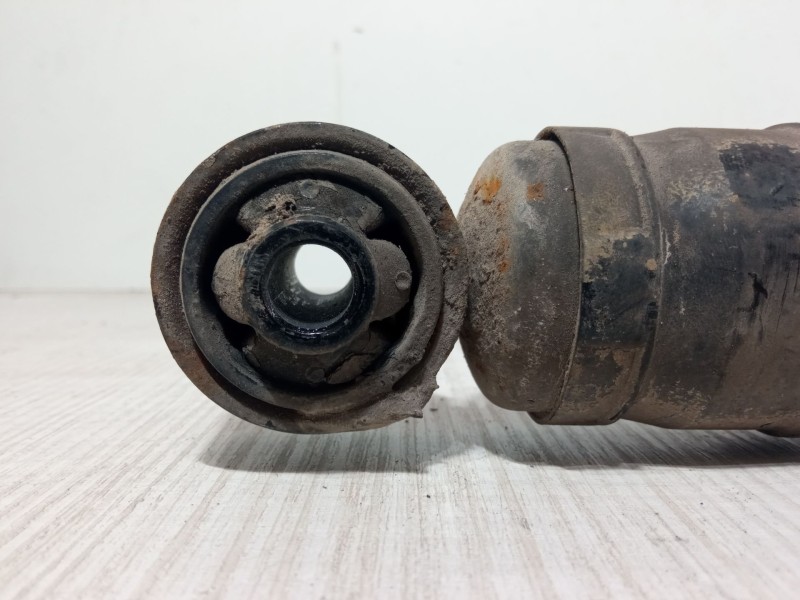 Recambio de amortiguador trasero derecho para opel zafira a monospace (t98) 1.8 16v (f75) referencia OEM IAM 2218507815701 20581