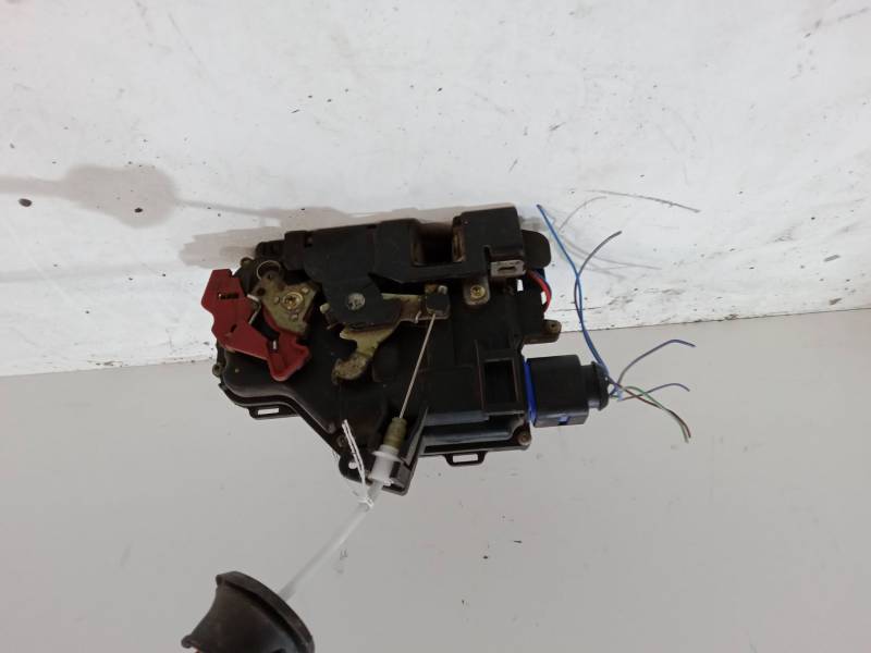 CERRADURA PUERTA DELANTERA DERECHA 
