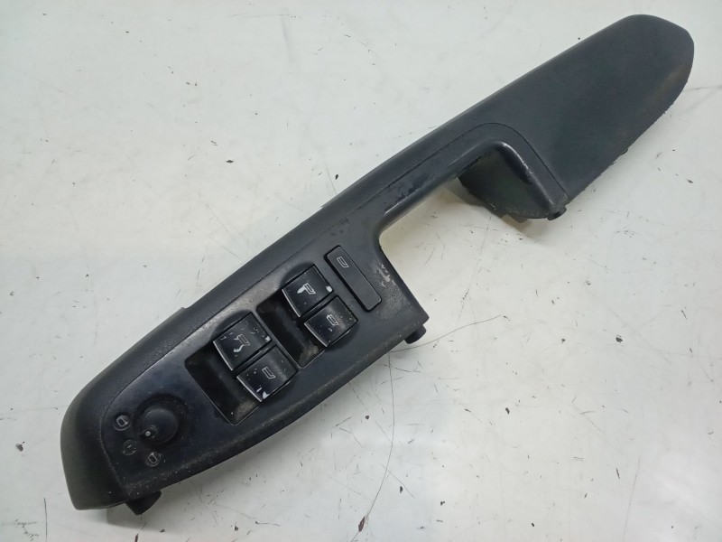 Recambio de mando elevalunas delantero izquierdo para audi a4 b6 (8e2) 1.9 tdi referencia OEM IAM    Recambio de mando elevalunas delantero izquierdo para audi a4 b6 (8e2) 1.9 tdi referencia OEM IAM