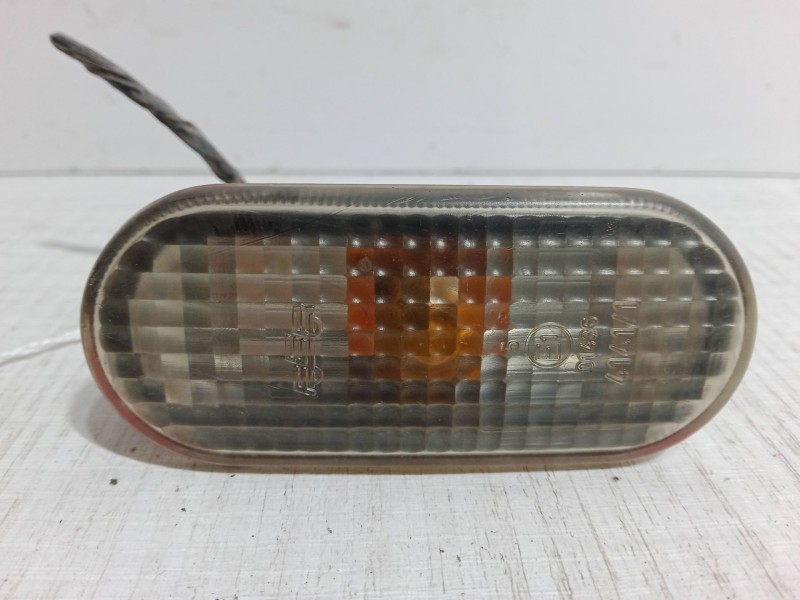 Recambio de intermitente lateral derecho para volkswagen golf iv (1j1) 1.9 sdi referencia OEM IAM   