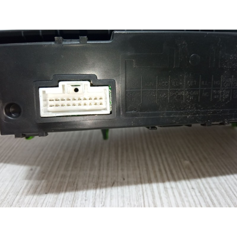 Recambio de pantalla interior reloj para kia cee´d (jd) 1.6 gt referencia OEM IAM   