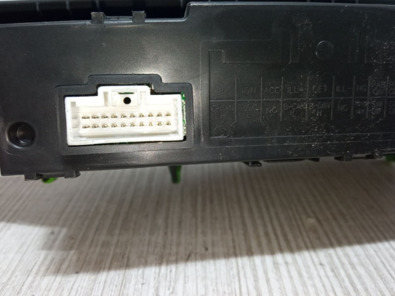 Recambio de pantalla interior reloj para kia cee´d (jd) 1.6 gt referencia OEM IAM   