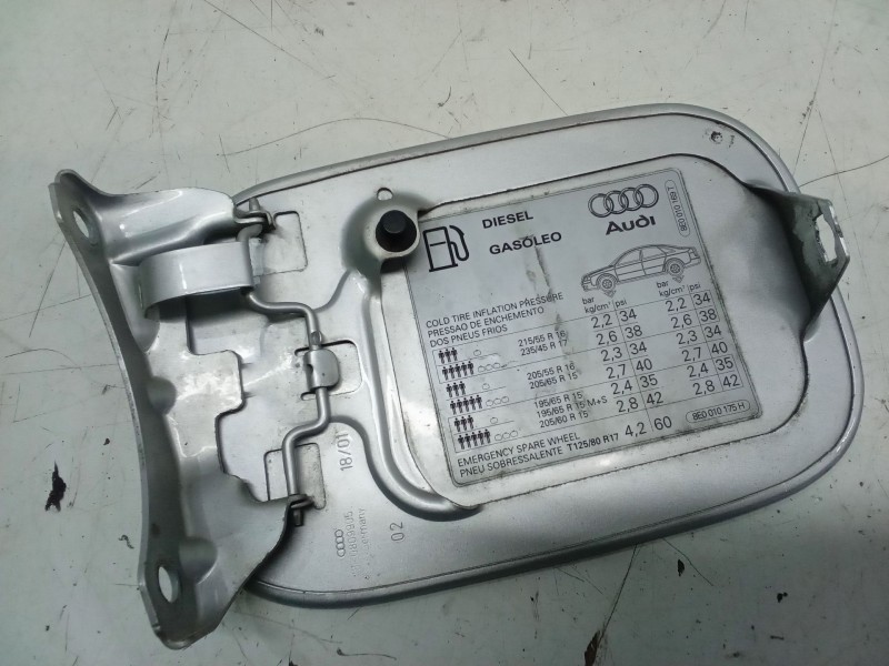 Recambio de tapa exterior combustible para audi a4 b6 (8e2) 1.9 tdi referencia OEM IAM    Recambio de tapa exterior combustible para audi a4 b6 (8e2) 1.9 tdi referencia OEM IAM