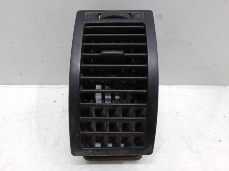 Recambio de aireador izquierdo para volkswagen polo (9n_, 9a_) 1.2 referencia OEM IAM   