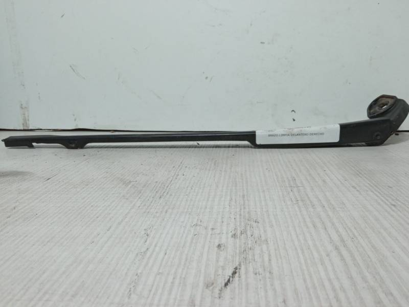 BRAZO LIMPIA DELANTERO DERECHO 