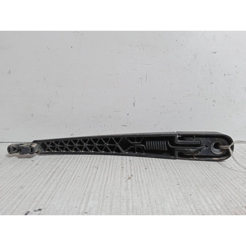 Recambio de brazo limpia trasero para kia sportage iii (sl) 1.7 crdi referencia OEM IAM   