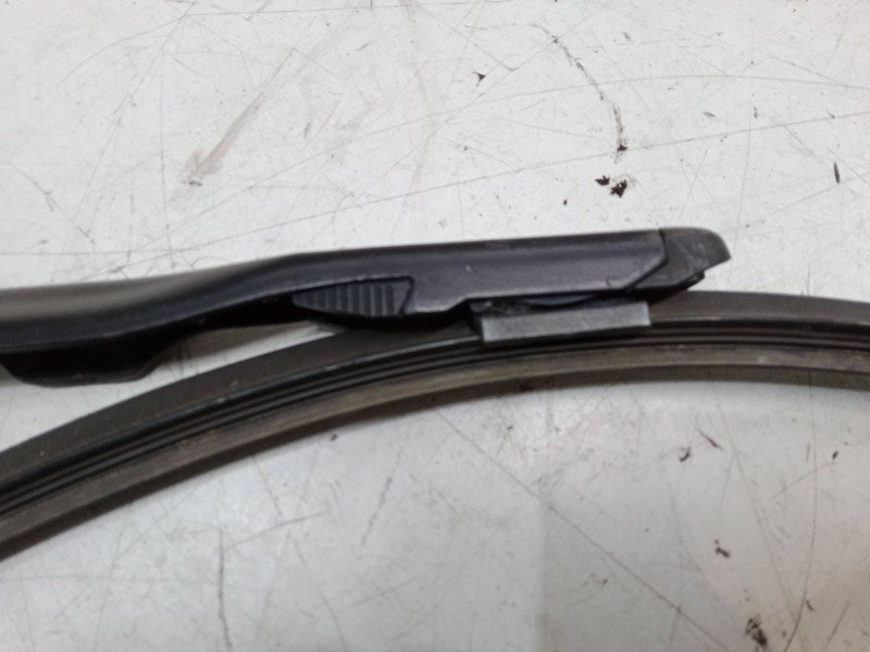 Recambio de brazo limpia delantero derecho para seat leon (1p1) 1.2 tsi referencia OEM IAM    Recambio de brazo limpia delantero derecho para seat leon (1p1) 1.2 tsi referencia OEM IAM